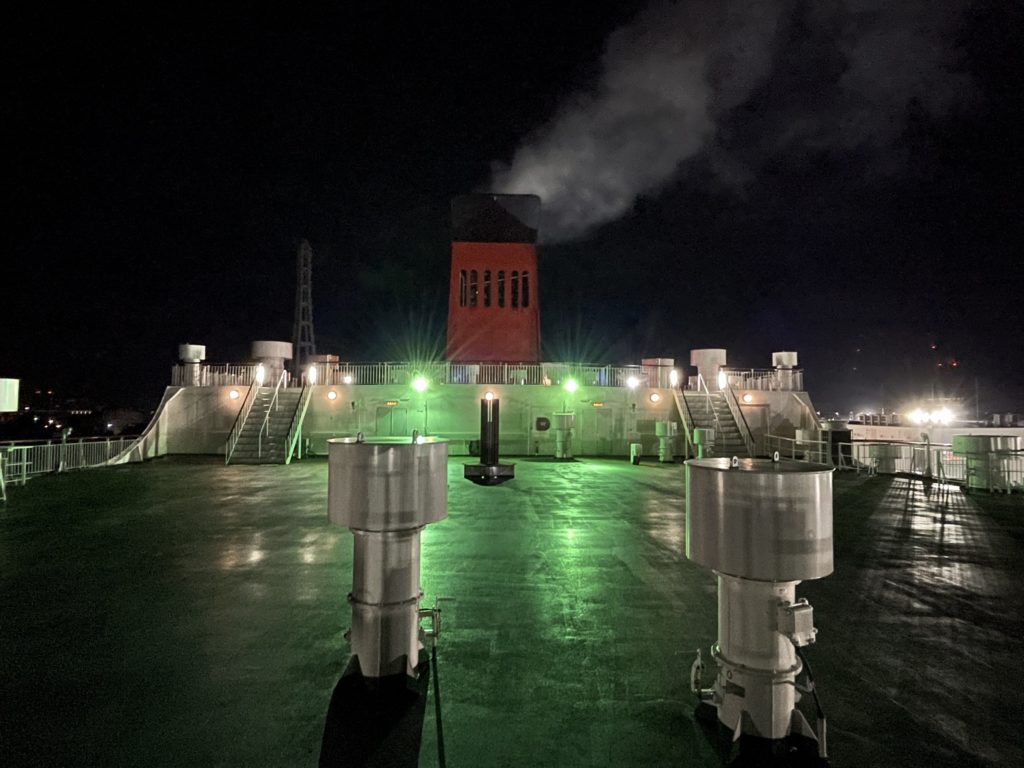 オレンジフェリー デッキの写真